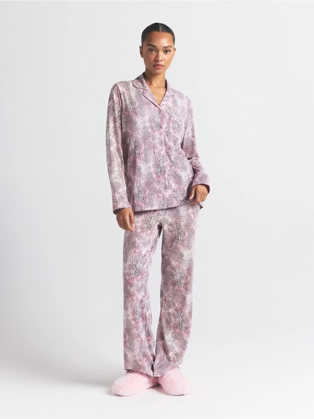 SKIMS Long Sleeve Button up Set in Pink Cheetah Print Size Medium